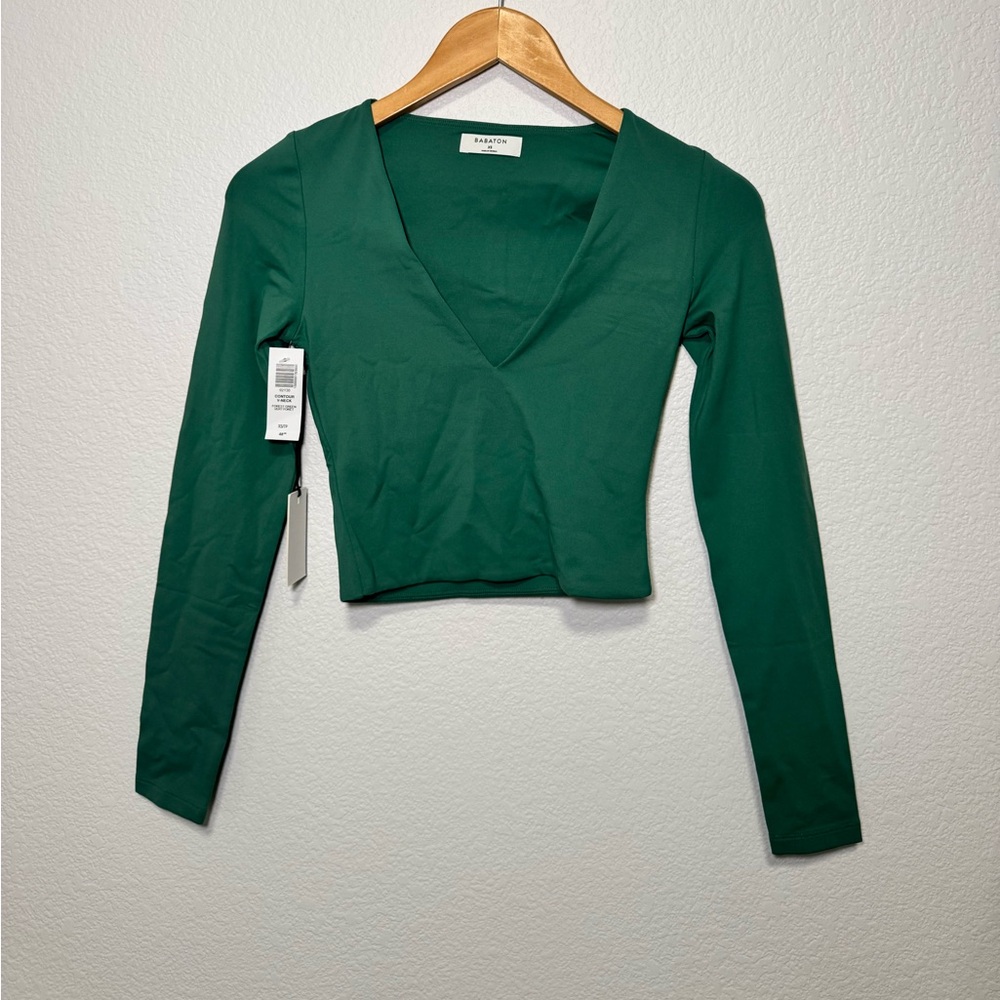 NWT Babaton contour v neck